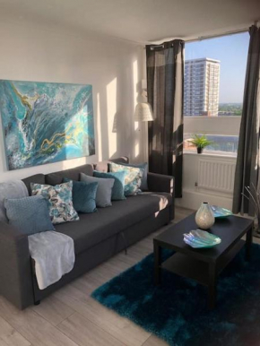 Stylish and modern apartment by Hyde Park